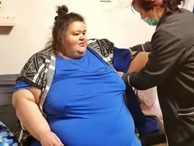 Сърцето на най-тежката българка спря! (300-килограмовата Хриси не дочака операцията си)