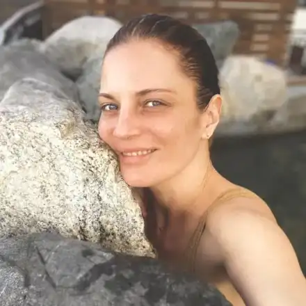 Теодора Духовникова изкарала почти година, без да почива