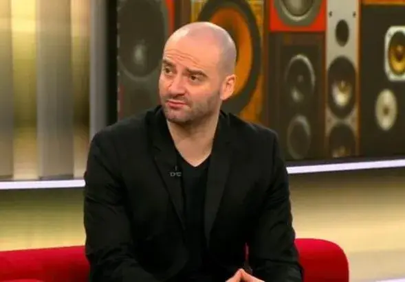 Тома печели „Капките”?