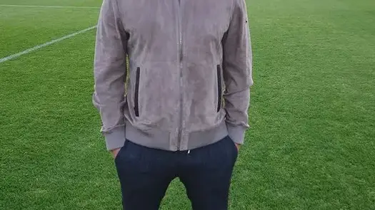 Валери Божинов върти бизнес с имоти в чужбина