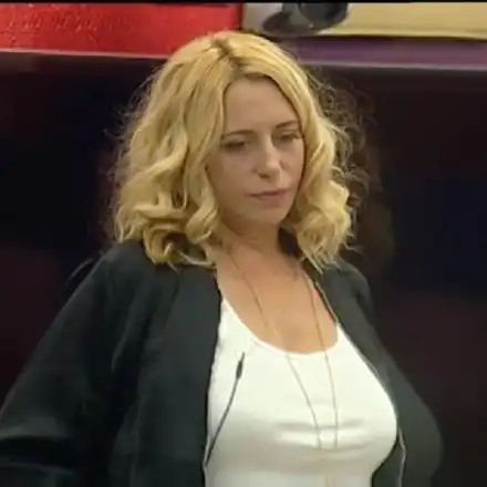 Ваня Щерева търси мъже за клип