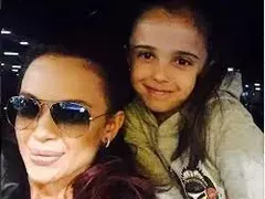 Майка за пример! Мария събра децата