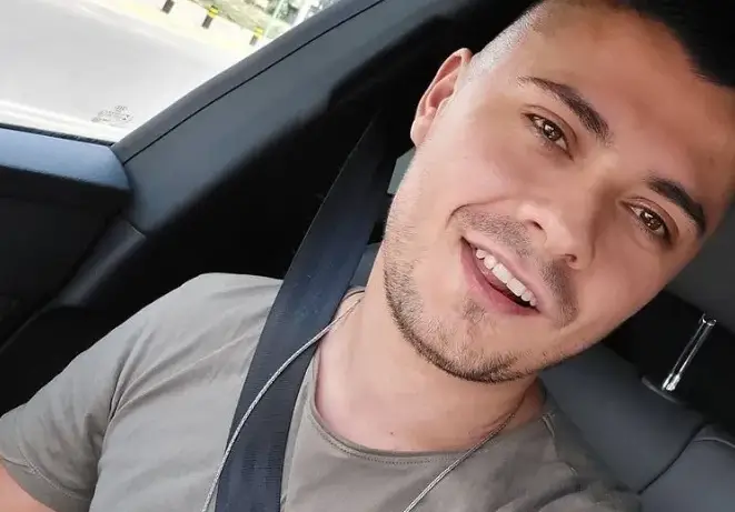 Заради певица: Продуцентът на Денис Теофиков заряза жена си с бебе на ръце