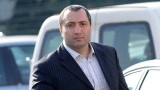 Митьо Очите гласува с охрана