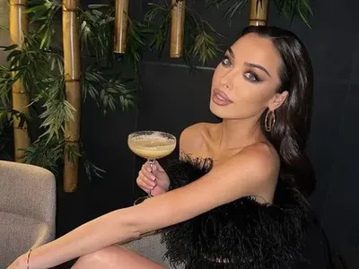 Айлин от „Ергенът“: Спах с колегата на мама, не му „стана“