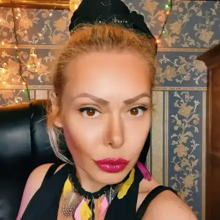 Албена Вулева търси заможен кипърец