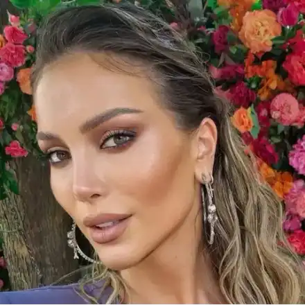 Александра Богданска има издадена стихосбирка