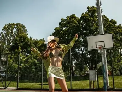 Анелия се показа като секси спортистка