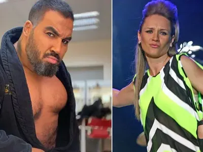 Азис изпоти Лора Караджова