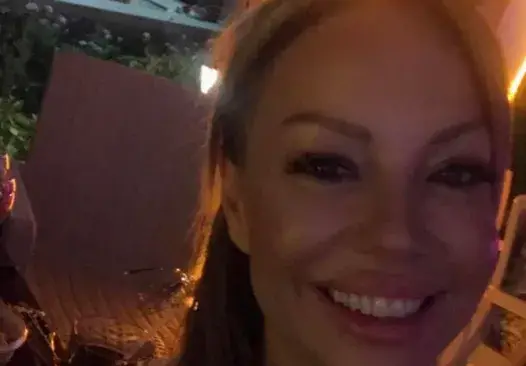 Божана Филипова лудо влюбена в младок (Бившата синоптичка се обезобрази с филъри)