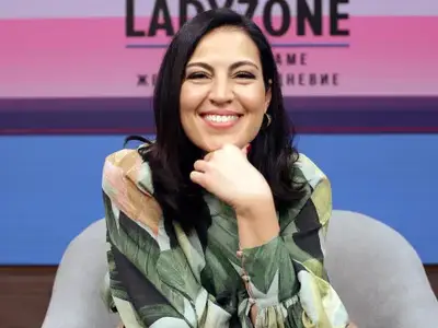 Деси Стоянова прави бръчки от усмивки