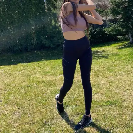 Докато не снима розови филмчета: Диана Габровска се учи на голф