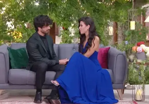 Ергенка се пусна по розови жартиери и накара Евгени да съжалява, че я е изпуснал! (Горещи снимки)