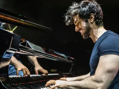 Евгени Генчев живеел с жена с две деца