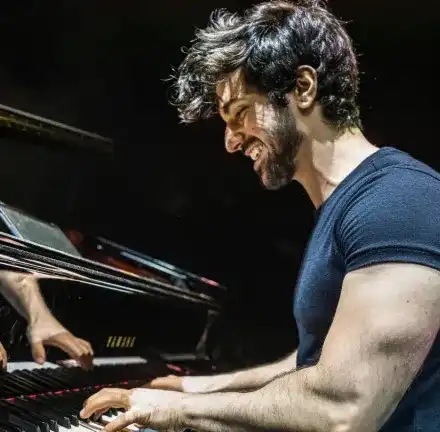 Евгени Генчев живеел с жена с две деца