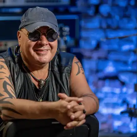 Фънки хапва дюнер в полунощ