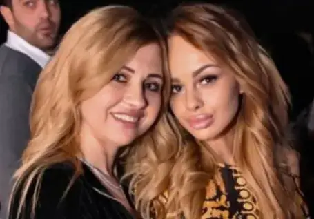 Майката на Сузанита пристава на гаджето в Англия