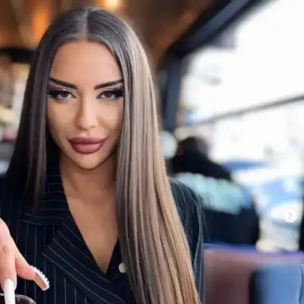 Мони Зенгиннер, най-обсъжданата участничка в „Ергенът”:  Не търся богат мъж, искам аз да съм богат „мъж”