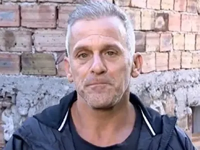 Мутренски истории: Данчо Йовчев  помете пешеходец  на светофар, дори не слезе от колата си