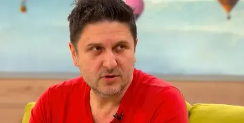 Освжава се за младото си гадже: Aсен Блатечки чукна 52 и опъна бръчки