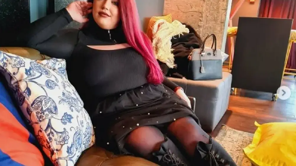 Пам от Ергенът се оказа шавлива сладострастница - кръшкала на гаджето си!