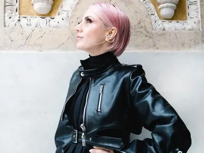 Поли Генова рекламира  италиански диаманти