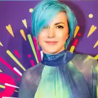 Поли Генова със синя коса в Мадрид