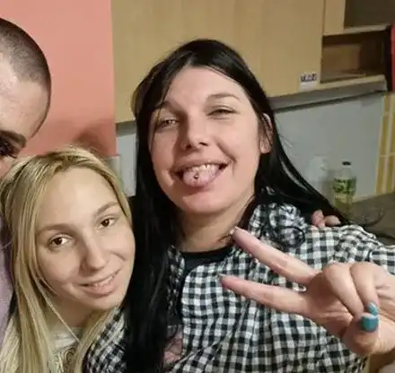 Приятелките на Емили Тротинетката: Притеснени сме за нея, жертва е на издевателства в ареста