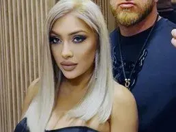 Ромката Роксана се хвали с русо гадже