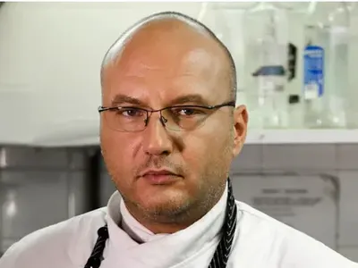 Шеф Манчев не вижда нищо без очилата