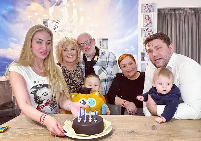 След две години вражда и скандали за пари: Тоца се помири с майка си