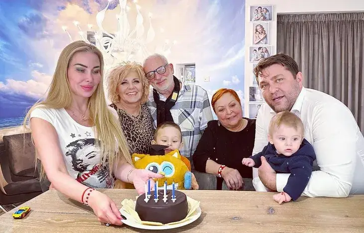 След две години вражда и скандали за пари: Тоца се помири с майка си