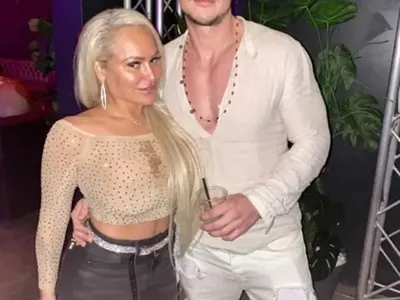 След поредица скандали: Нашият Джорджи отново е с едрогърдата си приятелка Дарси