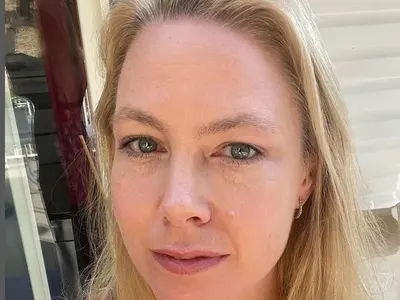 Съсипана от комплекси: Линда се готви за пластична операция в Дубай