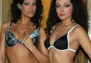 Теди Велинова и Гергана Гунчева лъснаха в сайт на бардаци в Австрия (ШОК снимки за възрастни)