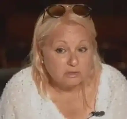 Тони Димитрова  се моли за баща си