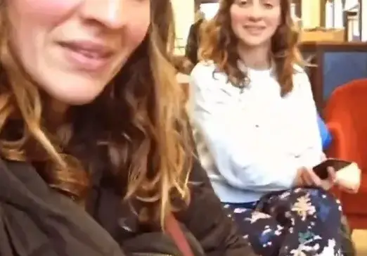 Тризначките изглеждат като плашила