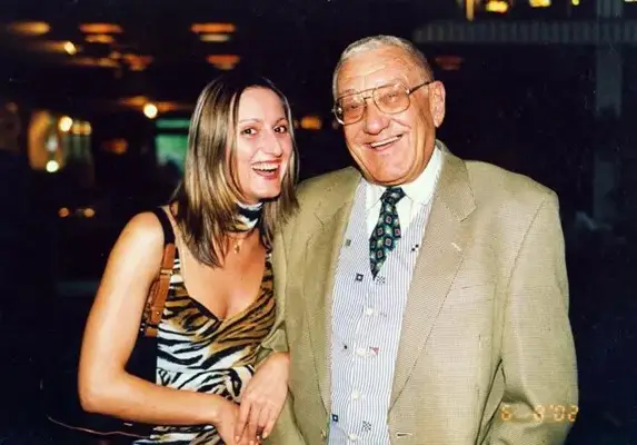 Вдовицата на Хачо раздаде вещите му