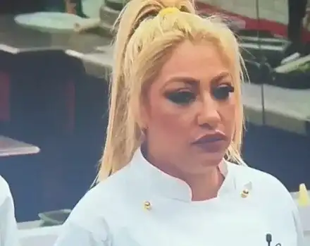 Вой срещу Роксана в „Хелс Китчън”, косата й влиза в чиниите