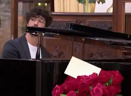 Вземете  микрофоните на певиците в „Ергенът”! (На Джия, Крисия Д. и Ивелина трябва официално да се забрани да пеят)