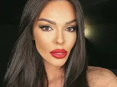 Галена все е посинена след снимки на клип