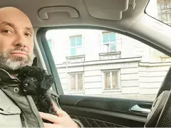 Захари Бахаров сложи ръка на шоубизнеса
