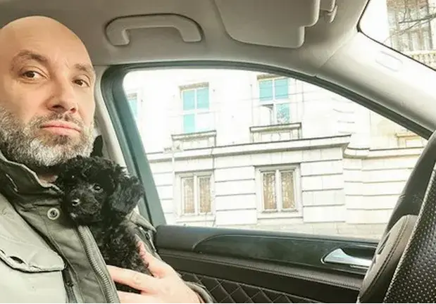 Захари Бахаров сложи ръка на шоубизнеса