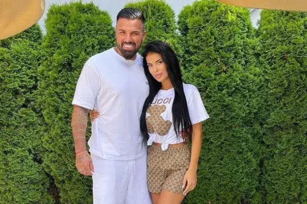 Защо се развежда  Благо Джизъса?