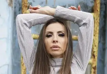 1000 евро печели на сеанс развратната Диана Габровска! (Освен от филмите, заработва и като компаньонка)