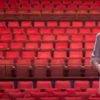 Алекс Сърчаджиева  чукна 40 на сцената