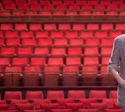 Алекс Сърчаджиева  чукна 40 на сцената