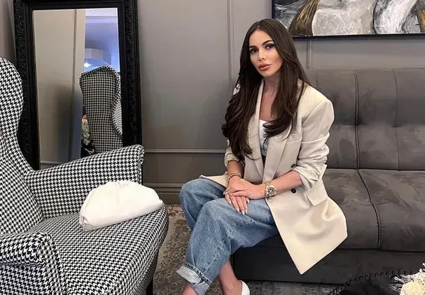 Алисия с нова къща за милион (Певицата броила хиляди за дизайнерско обзавеждане)