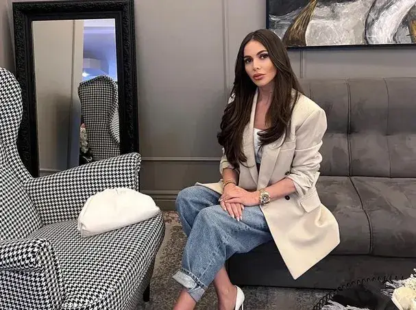 Алисия с нова къща за милион (Певицата броила хиляди за дизайнерско обзавеждане)