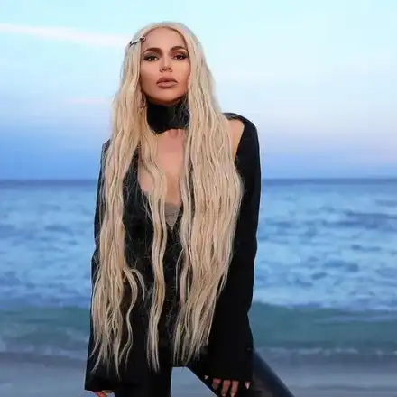 Алисия се върна към русото